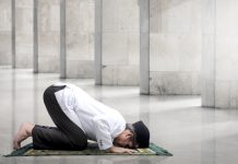 Hukum Shalat di Masjid Tanah Ghasab